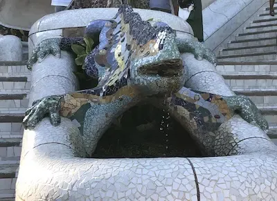 A drake in Gaudi's parc